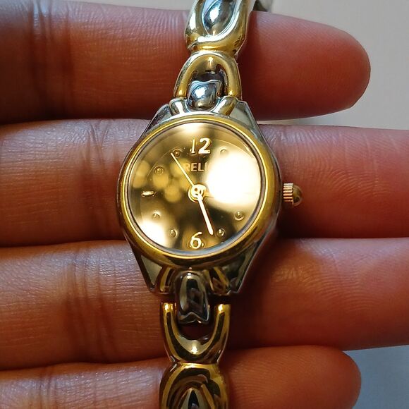 Relic Women's Two-Toned Black Dial Stainless Steel Bracelet Watch WR 30M ZR33755 - Picture 6 of 15